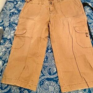 Maurices Khaki Cargo Capri Pants